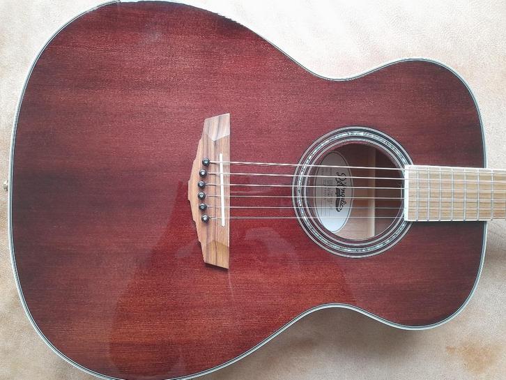 D'angelico Tammany XT electro acoustic walnut stain, Muziek en Instrumenten, Snaarinstrumenten | Gitaren | Akoestisch, Zo goed als nieuw