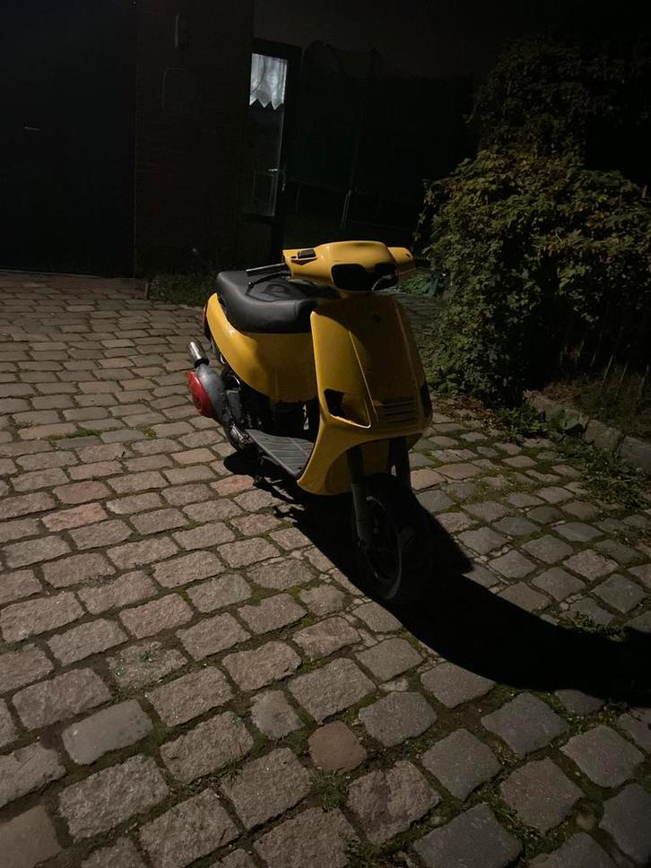 Piaggio zip fastrider 70cc, Fietsen en Brommers, Scooters | Piaggio, Zo goed als nieuw, Zip, Ophalen