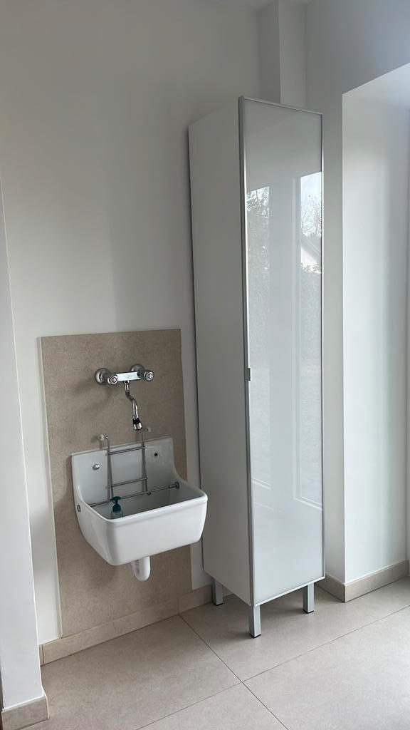 Hogekasten wit, met planken, maat metaal, witglas, Huis en Inrichting, Kasten | Ladekasten, Gebruikt, 200 cm of meer, Minder dan 50 cm