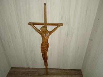 Crucifix en bois, Enlèvement ou Envoi