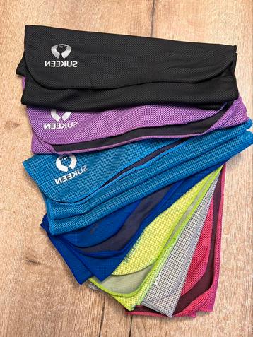 8 serviettes anti sueur neuves  SUKEEN SET 1 beschikbaar voor biedingen