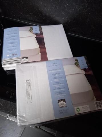 2 draps en flanelle - blancs - neufs, Maison & Meubles, Enlèvement ou Envoi, Blanc
