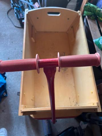 Houten booderkar beschikbaar voor biedingen