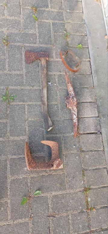 Oud gereedschap beschikbaar voor biedingen