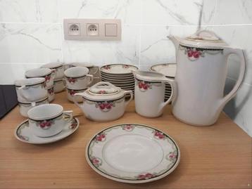 Landelijk oud koffie servies Epiag beschikbaar voor biedingen