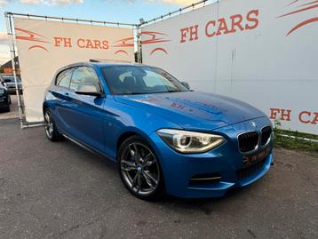BMW M135i xDrive *320 PK* OPEN DAK * SPORT AUTOMAAT *  beschikbaar voor biedingen