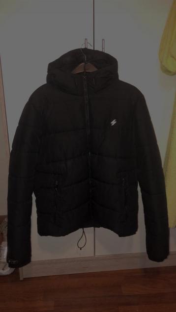 Superdry zwarte jas beschikbaar voor biedingen