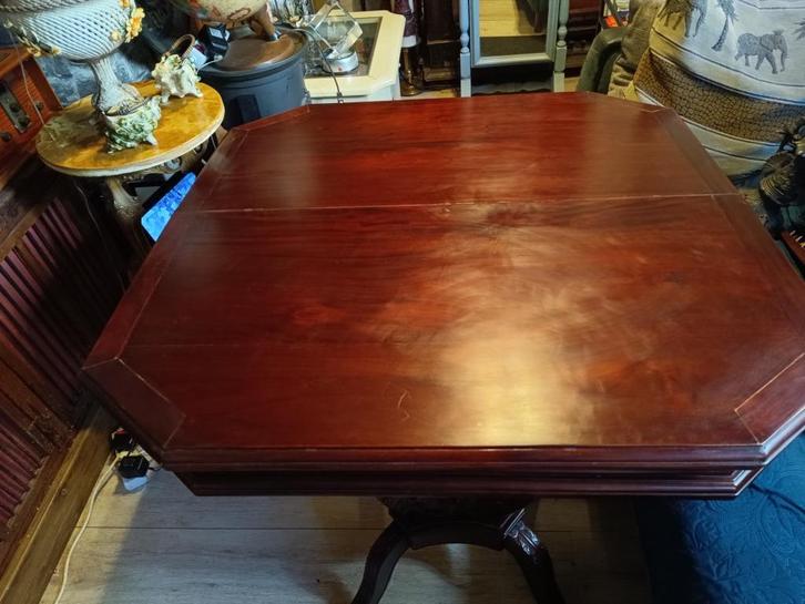 Tafel met voet in harpmodel en koperen voetjes te koop., Antiek en Kunst, Antiek | Meubels | Tafels, Ophalen