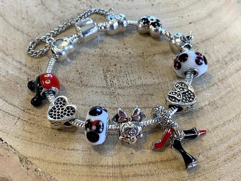 Knappe armband met Mickey en Minnie Mouse, NIEUW, Handtassen en Accessoires, Armbanden, Nieuw, Met bedels of kralen, Ophalen of Verzenden