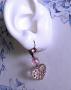 oorbellen hangers hartjes roze met diamantjes, Bijoux, Sacs & Beauté, Boucles d'oreilles, Autres matériaux, Rose, Avec strass