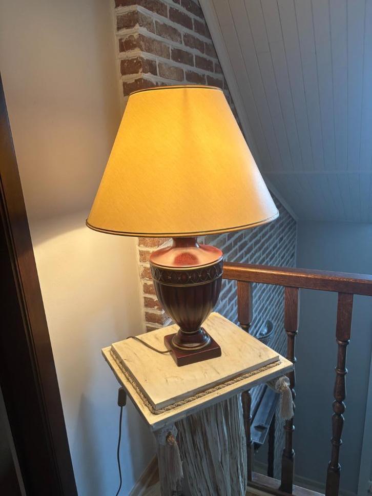 Klassieke Tafellamp, Huis en Inrichting, Lampen | Tafellampen, Zo goed als nieuw, 50 tot 75 cm, Hout, Ophalen