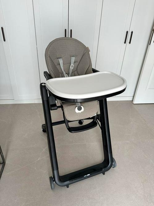 Siesta Follow Me hoge kinderstoel, Kinderen en Baby's, Kinderstoelen, Zo goed als nieuw, Meegroeistoel, Aanschuifbaar, Afneembaar eetblad