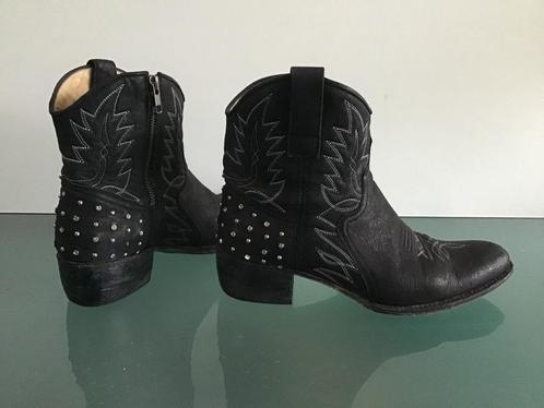 Gratis Verzenden | Sendra stoere zwarte laarzen 40, Kleding | Dames, Schoenen, Zo goed als nieuw, Lage of Enkellaarzen, Zwart