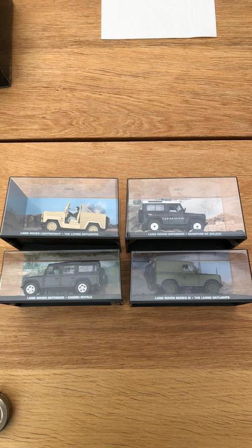 4 Land Rover -James Bond-films 1:43, Hobby en Vrije tijd, Modelauto's | 1:43, Zo goed als nieuw, Ophalen of Verzenden