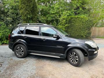 Ssangyong Rexton lichte vracht, Auto's, Automaat, Euro 5, Zwart, Parkeersensor
