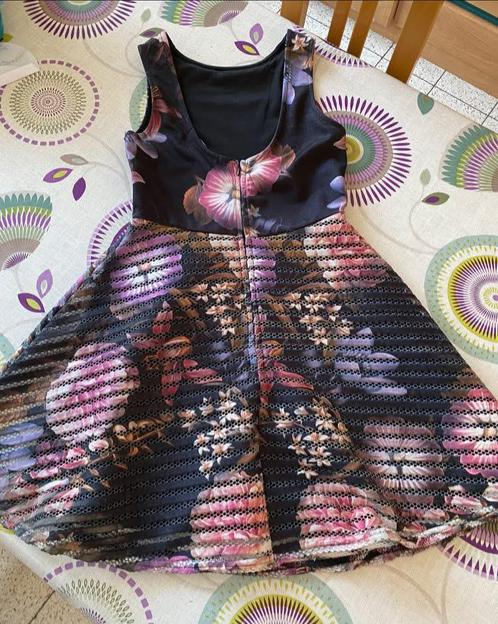 Soepele swingjurk — GUESS — Maat XS, Kleding | Dames, Jurken, Ophalen of Verzenden