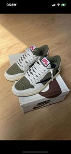Travis Scott mid olive, Overige kleuren, Ophalen of Verzenden, Zo goed als nieuw, Sneakers