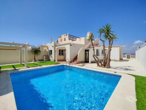 Mediterrane half-vrijstaande villa met zwembad in Torrevieja, Immo, Buitenland, Spanje, Woonhuis, Overige