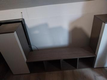 Tv kast beschikbaar voor biedingen