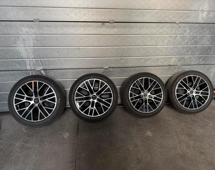 Porsche Taycan 20” turbo velgen + winterbanden, Auto-onderdelen, Banden en Velgen, Band(en), Winterbanden, 20 inch, Overige, Personenwagen