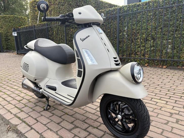 Vespa GTV 300, Motoren, Motoren | Piaggio, Bedrijf, Scooter, 12 t/m 35 kW, 1 cilinder, Minimaal motorrijbewijs A2, ABS, LED Verlichting