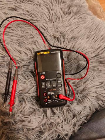 9999 voltmeter beschikbaar voor biedingen