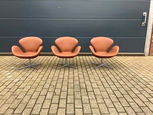 3x Fritz Hansen Swan chair in Cognac leder, NIEUW!!!, Huis en Inrichting, Fauteuils, Nieuw, Leer, Metaal, Ophalen of Verzenden