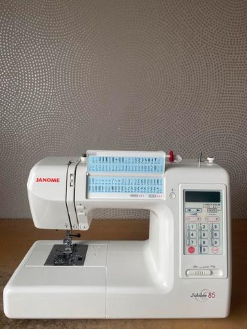 NAAIMACHINE JANOME JUBILEE 85 IN ZEER NETTE STAAT beschikbaar voor biedingen