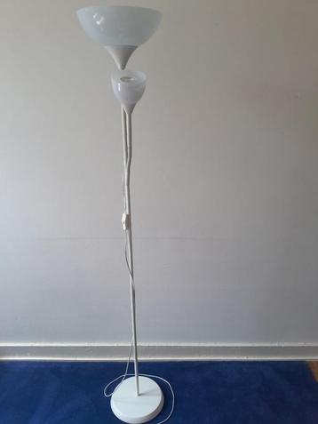 Lampadaire blanc double éclairage avec interrupteur, Enlèvement ou Envoi, Scandinave moderne, Métal, Comme neuf