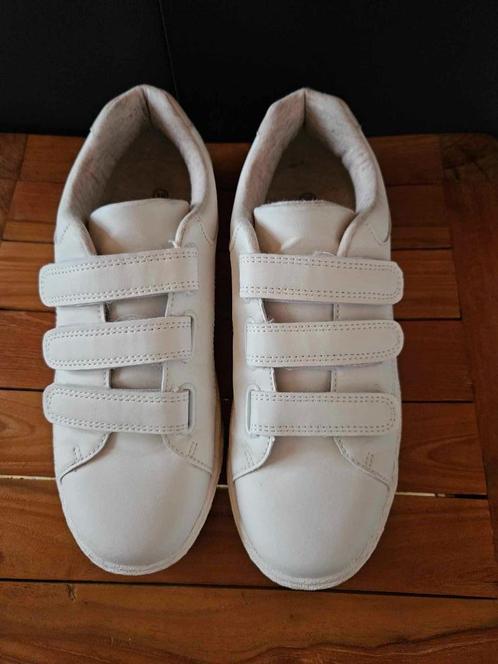 Baskets blanches avec 3 velcros pointure 38, Kleding | Dames, Schoenen, Zo goed als nieuw, Sneakers, Wit, Ophalen of Verzenden