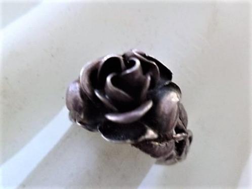 Prachtige zilveren ring met roos 925 (2), Handtassen en Accessoires, Ringen, Zo goed als nieuw, Dame, 17 tot 18, Zilver, Ophalen