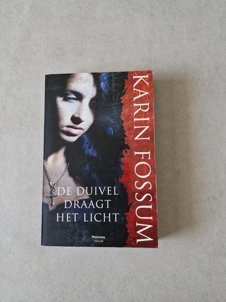 De duivel draagt het licht - Karin Fossum, Boeken, Thrillers, Scandinavië, Ophalen of Verzenden