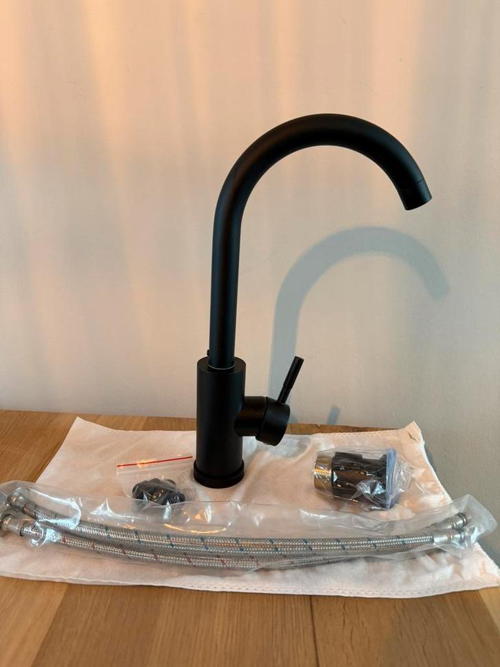 Te koop, mat zwarte keukenkraan, Huis en Inrichting, Keuken | Keukenelementen, Nieuw, Minder dan 100 cm, Minder dan 50 cm, Zwart