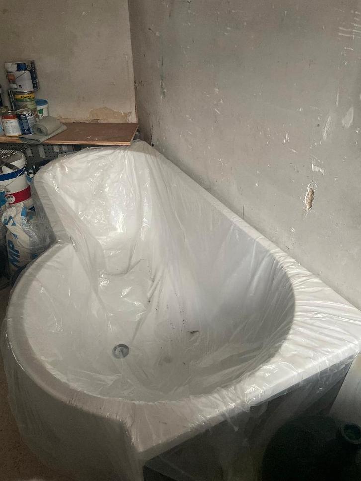 Baignoire d'angle, avec écran, douche à effet pluie, drain, Maison & Meubles, Salle de bain | Salle de bain complète, Neuf, Avec baignoire