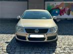 Volkswagen passat 1.6 benzine EURO4 201.000 km/12-2005, Auto's, Volkswagen, Voorwielaandrijving, 75 kW, Stof, Zwart