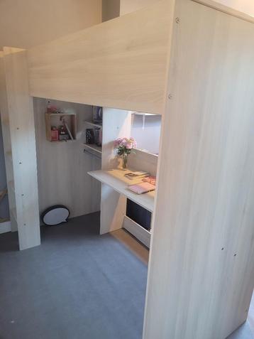 Mezannine bed  beschikbaar voor biedingen