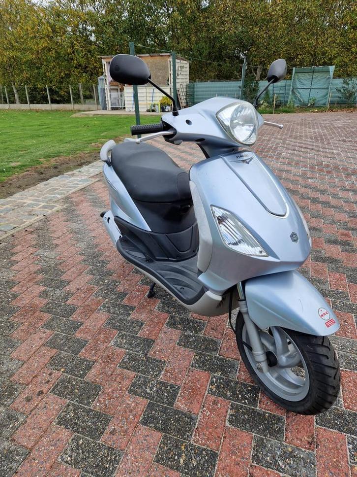 Piaggio fly b klasse, Vélos & Vélomoteurs, Scooters | Piaggio, Comme neuf, Fly, Classe B (45 km/h), Deux-temps, Enlèvement
