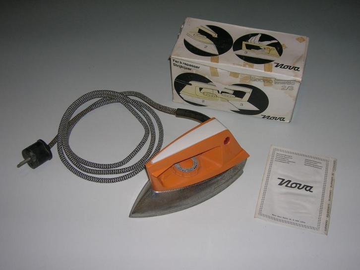Vintage NOVA strijkijzer, Verzamelen, Elektronische Apparatuur, Overige typen, Ophalen