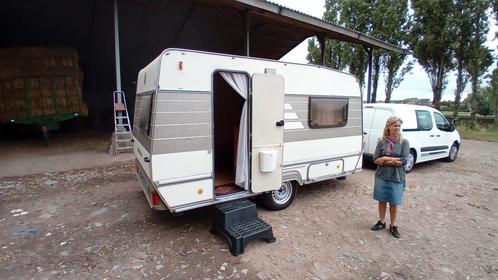 Eriba Nova, Caravans en Kamperen, Caravans, Particulier, tot en met 2, 750 - 1000 kg, Standaardzit, Eriba, Dwarsbed, 4 tot 5 meter