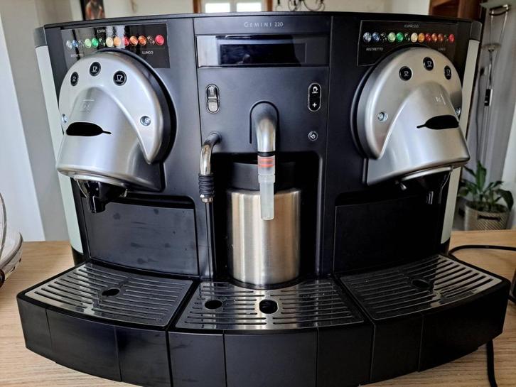 Machine à café Nespresso Gemini 220, Articles professionnels, Horeca | Food, Boissons, Enlèvement