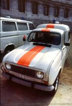 gezocht Renault R4 of 4L of R4F4 v/d Belgische Rijkswacht, Auto diversen, Auto Inkoop