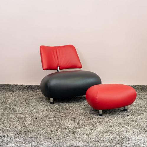 1x Leolux Pallone fauteuil + hocker zwart/rood, nieuwstaat!, Maison & Meubles, Canapés | Repose-pieds & Poufs