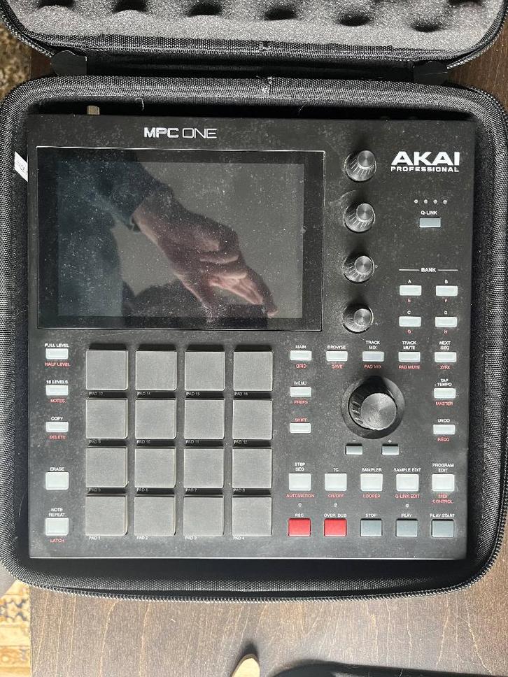 Akai MPC One + Magma Case, Muziek en Instrumenten, Samplers, Gebruikt, Ophalen of Verzenden