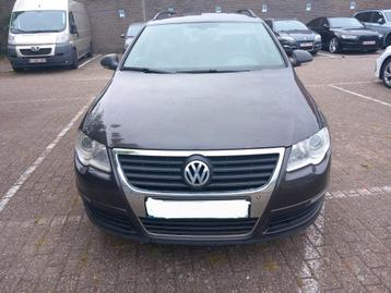 VW Passat 1.6 TDI Blue Motion Euro 5 2010, Autos, Euro 5, Achat, Attache-remorque, Particulier