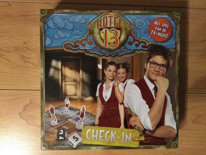 Hotel 13 spel, Hobby en Vrije tijd, Gezelschapsspellen | Bordspellen, Zo goed als nieuw, Een of twee spelers, Drie of vier spelers