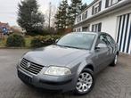 Volkswagen Passat - Business Edition - Automaat -Nieuwstaat!, Auto's, Volkswagen, Zwart, 4 cilinders, Leder, Te koop
