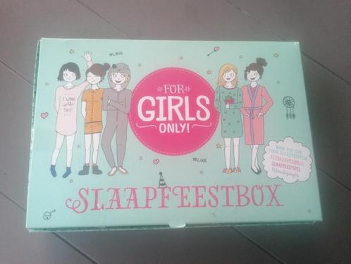 For girls only 'slaapfeestbox', Hobby & Loisirs créatifs, Jeux de société | Jeux de cartes, Comme neuf, Cinq joueurs ou plus, Enlèvement ou Envoi