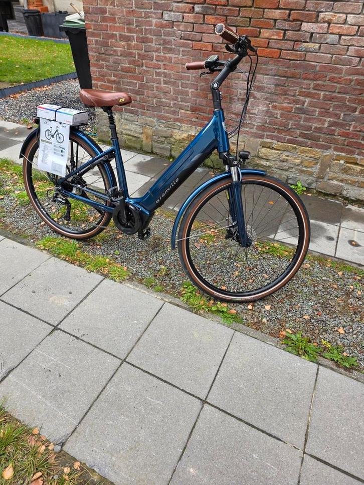 Nouveau vélo pour femmes Granville Bosch à moteur central av, Vélos & Vélomoteurs, Vélos électriques, Neuf, 47 à 51 cm, 50 km par batterie ou plus