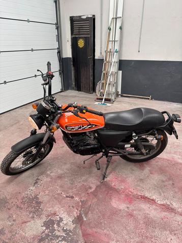 MASH QUINQI SEVENTY 125 - 2750 km, Permis Moto A1 minimum, Particulier, 1 cylindre, Naked bike