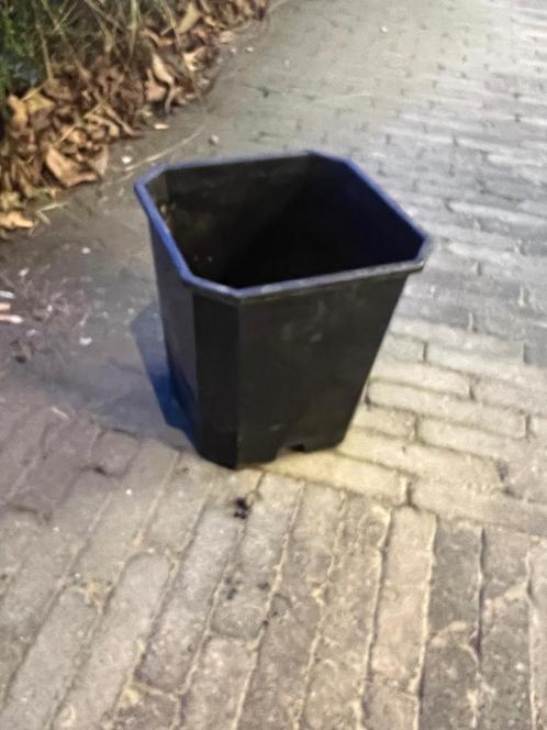 Grote vierkante kweekpotten 25,5 x 27 cm, Tuin en Terras, Bloempotten, Zo goed als nieuw, Kunststof, Binnen, Balkon, Tuin, Minder dan 40 cm